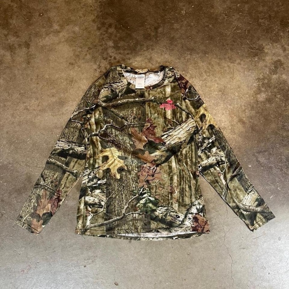 Mossy Oak camo long sleeve shirt Women's Size Medium
